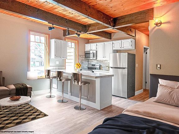 4th image of 800 Columbine Dr #7