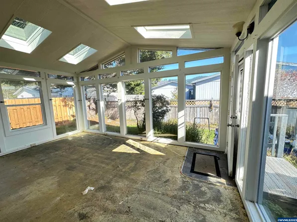 6210 NE Deer Ln, Newport, OR 97365