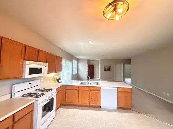 1107 Poppyfield Pl, Schererville, IN 46375