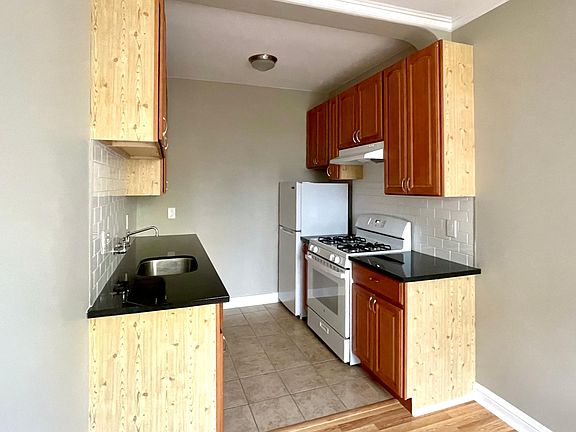 4th image of 96 Toledo Way APT 102