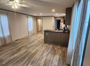 414 Edgewater Ave, Syracuse, IN 46567