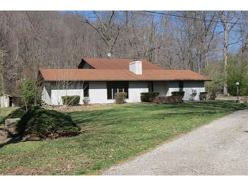 523 Creekside Ln photo 1