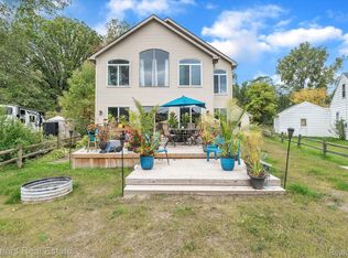 8819 Lagoon Dr, Brighton, MI 48116