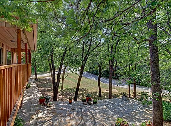 5th image of 228 Rockland Dr