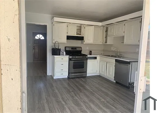 786 McKenzie Ave — Photo 5