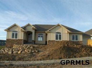 5620 N 166th, Omaha, NE 68116