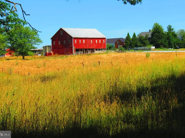 1057 Mower Rd, Chambersburg, PA 17202