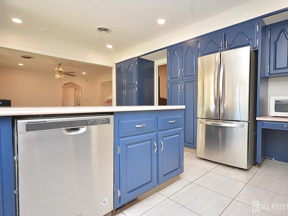 2nd image of 620 S Randolphville Rd