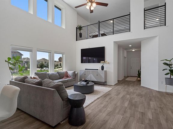 3rd image of 6720 Coalinga Ln