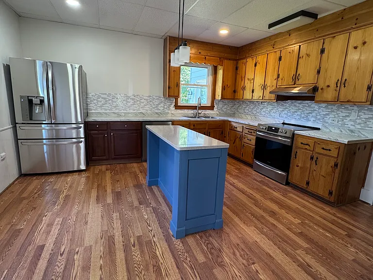 608 S Main St — Photo 4