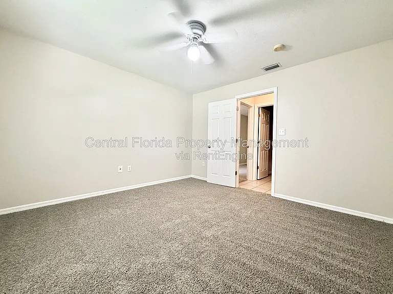 939 Pecan St — Photo 7
