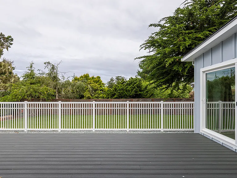 1182 Jewell Ave — Photo 3