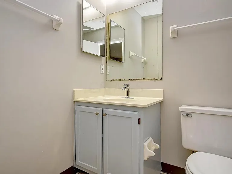 2245 Hedgerow Rd #D — Photo 5