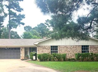 12 Holiday Ln, Texarkana, TX 75503
