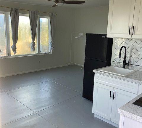 5th image of 4126 Albatross Dr #B