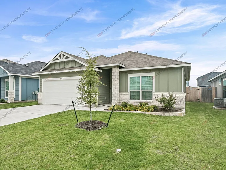 2717 Fox River Dr — Photo 6