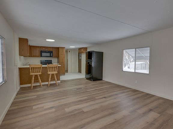 3rd image of 3 Country Acres