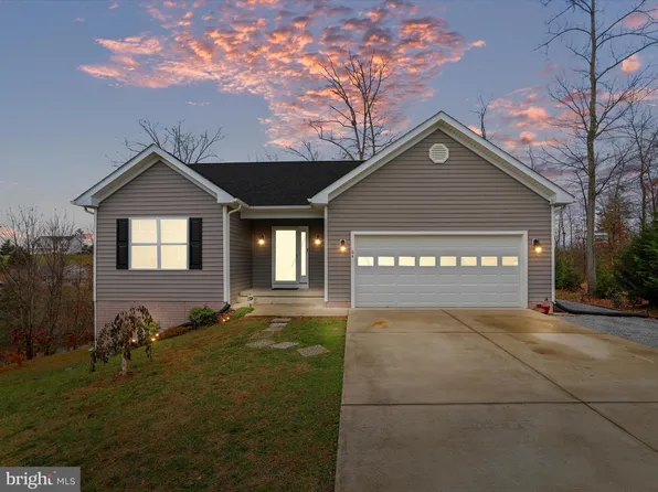 64 Bacon Ct, Hedgesville, WV 25427