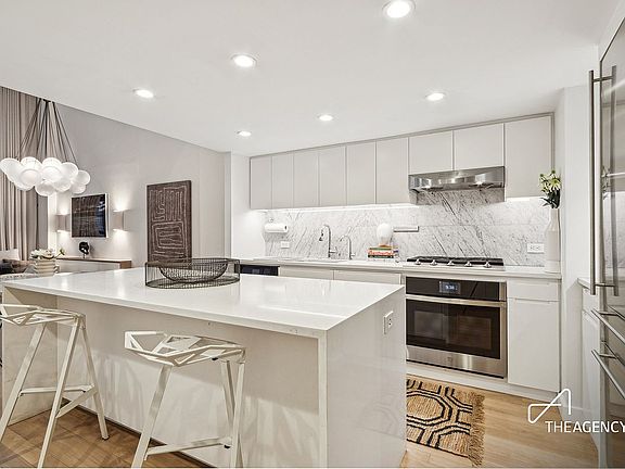2nd image of 39 E 12th St APT 111