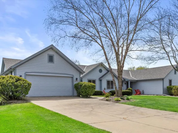 N48W16067 Lone Oak LANE, Menomonee Falls, WI 53051