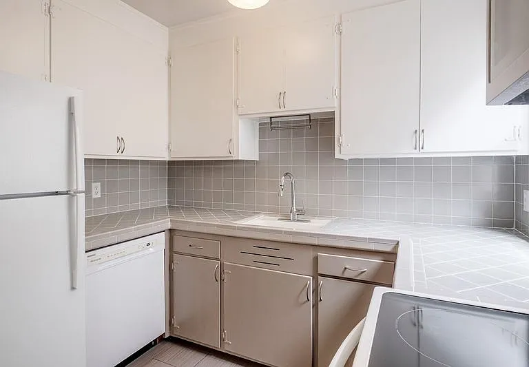 2000 Greenwich St #9 — Photo 18