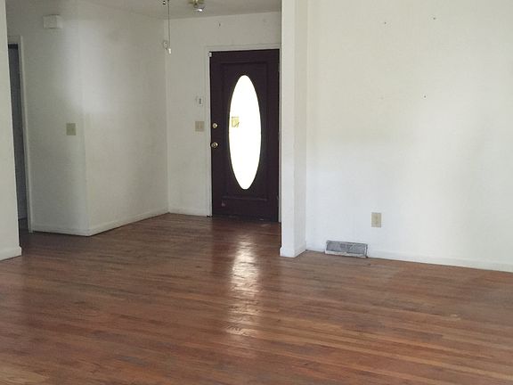 2nd image of 119 Essex Ave