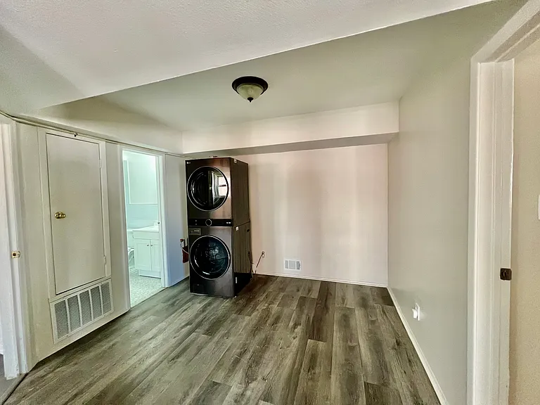 1463 E 68th St #1 — Photo 5