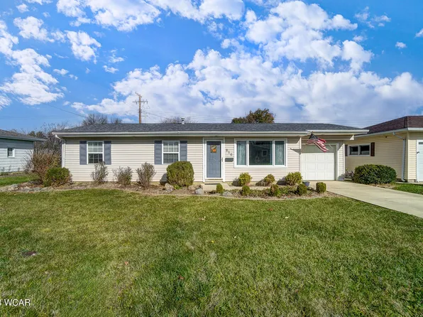 816 Park Dr, Wapakoneta, OH 45895