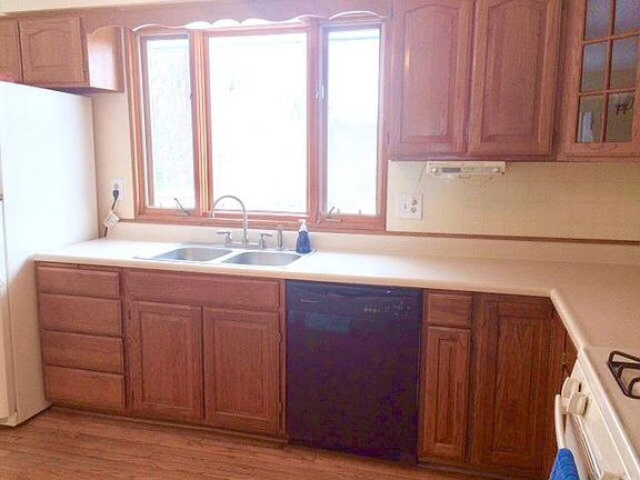 Eat in kitchen