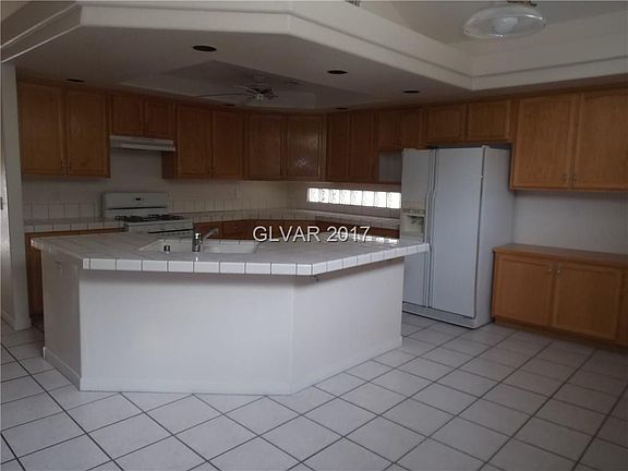 5th image of 2712 Duck Pond Ct