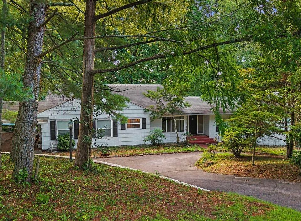 1st image of 124 Orchard Cir