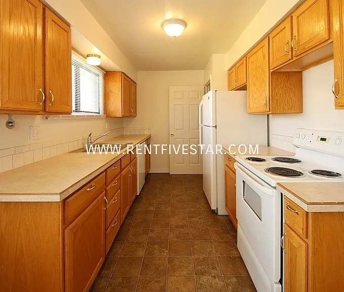264 Stuart Ave — Photo 4