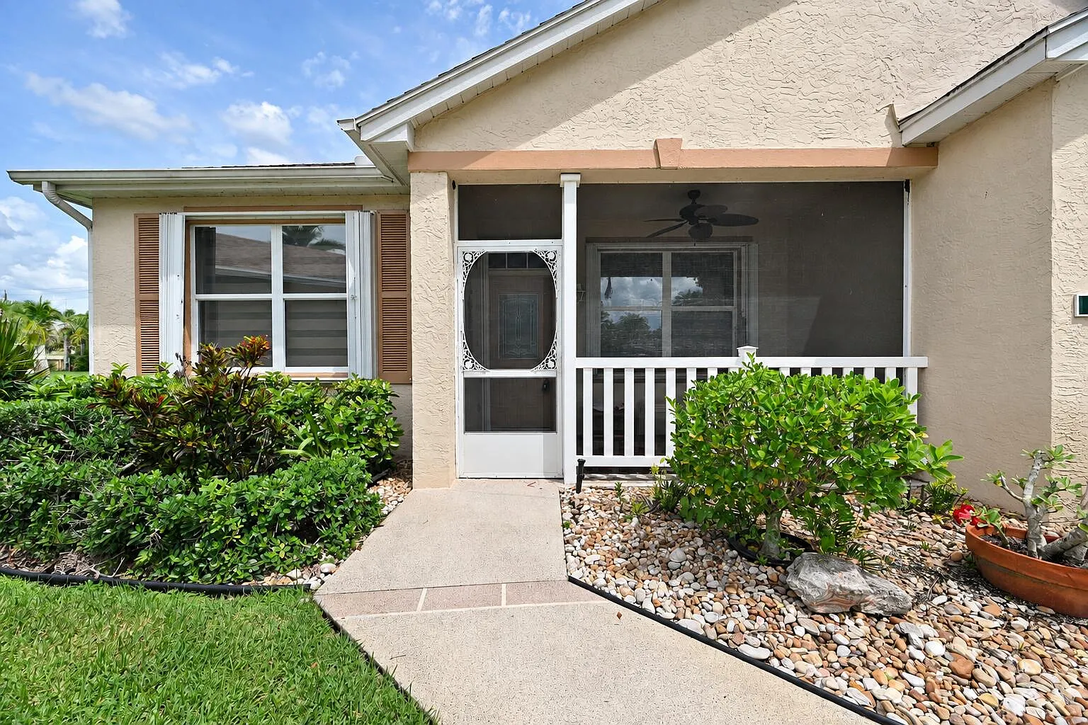 2 bed, 2.0 bath, 1430 sqft, $2,300 — Photo 3