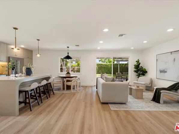 23445 Sylvan St, Woodland Hills, CA 91367