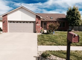 196 Raleigh Ave, Bradley, IL 60915