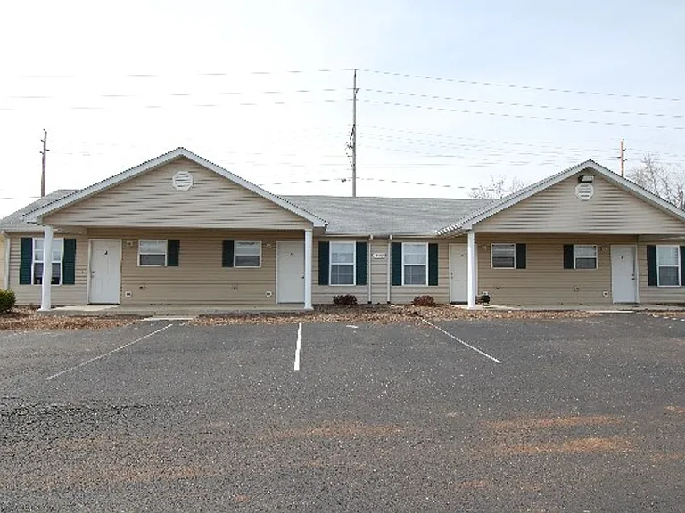 1883 Liam Ct — Photo 2