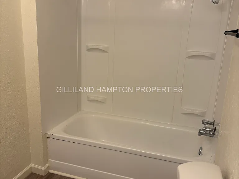 725 SW 7th St — Photo 34