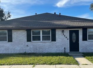 2504 Kenneth Dr, Violet, LA 70092