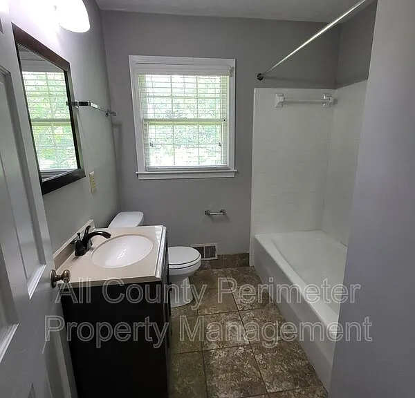 4548 Shallowford Rd — Photo 9