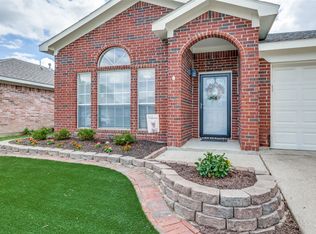 1916 Overland St, Fort Worth, TX 76131