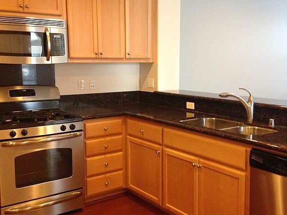 3rd image of 2106 Lindsey Ct