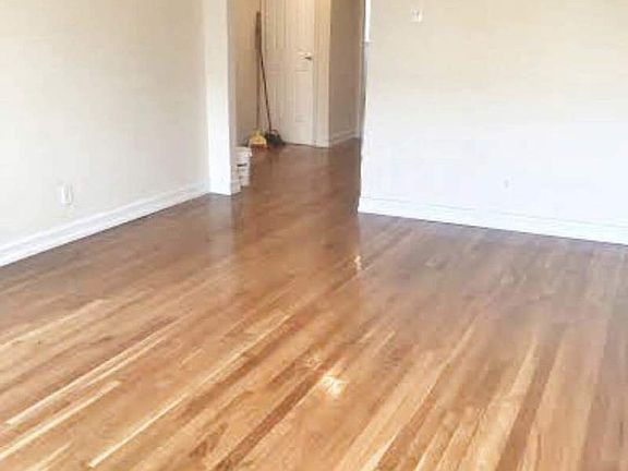 5th image of 2501 Crescent St APT 3