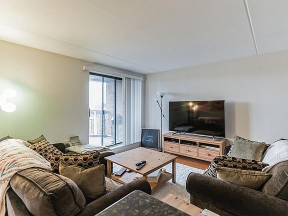 5th image of 530 S 2nd St APT 622
