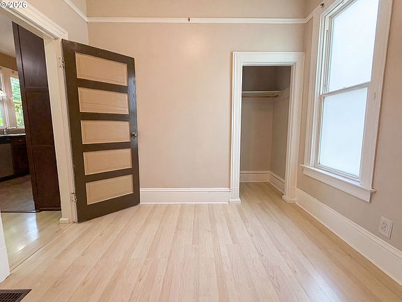 4th image of 3214 SE 9th Ave