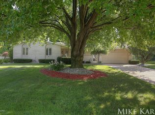 8228 Birchwood Ave, Jenison, MI 49428