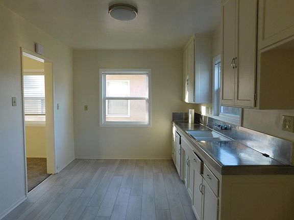 Kitchen Main Counter