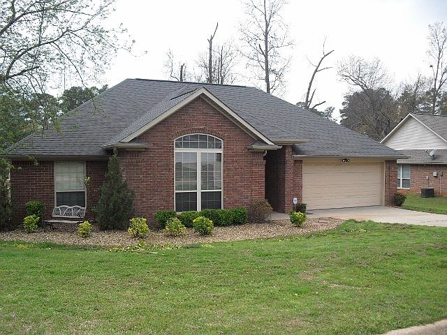 1st image of 13 White Oak Ln