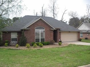 13 White Oak Ln, Wake Village, TX 75501