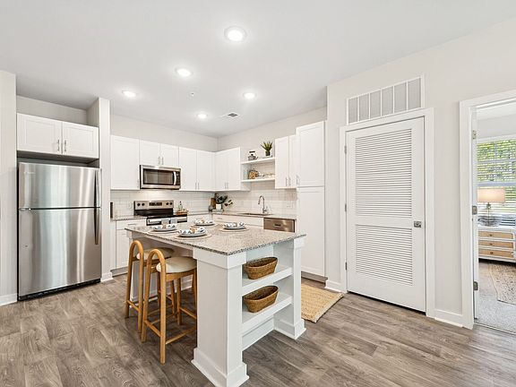3rd image of 19 Ascend Ln #1