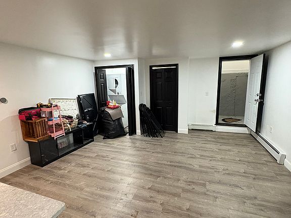 3rd image of 259 Carpenter St #1A